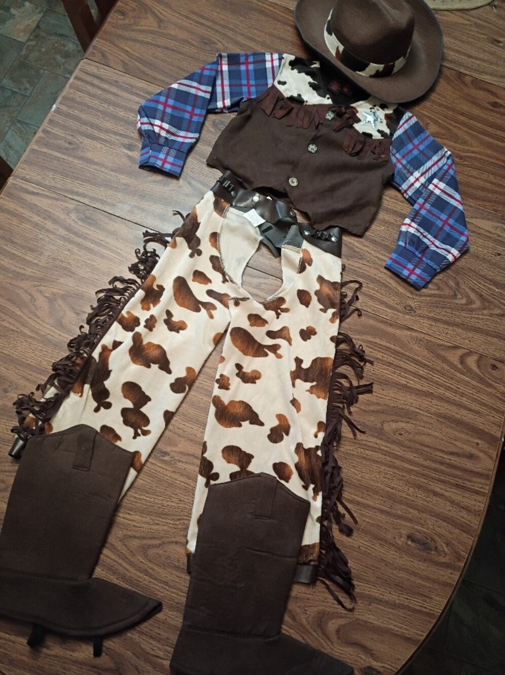 3-4T Cowboy Costume 6-Pieces With Cow print & Fringe; Shirt, Chaps, Hat, Boota